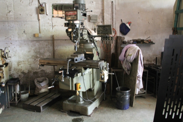 川洋廠房機(jī)器